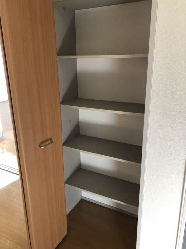 シャーメゾン神田の玄関