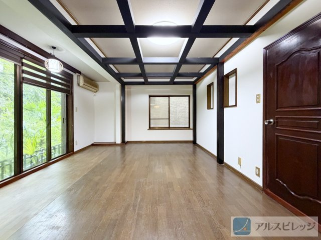 中古／入間郡三芳町大字北永井の居間・リビング|広々とした約15帖のLDK
