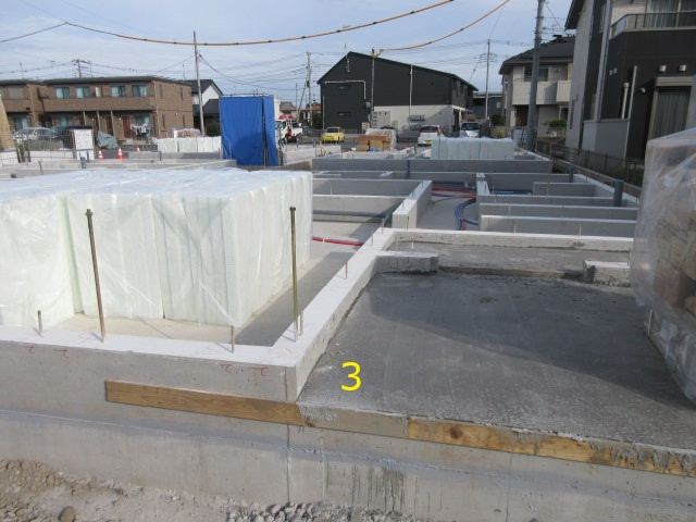 【仲介手数料無料】新築戸建　東松山市高坂3-22-1（全4棟）の前面道路含む現地写真
