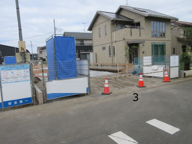 【仲介手数料無料】新築戸建　東松山市高坂3-22-1（全4棟）の前面道路含む現地写真