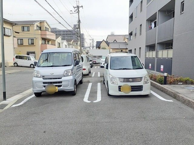 Ｃｈｅｒｒｙ　Ａｍｂｅｒの駐車場