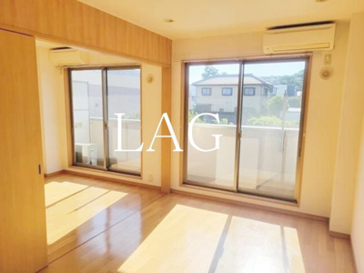 【居間・リビング】 | ティアラ緑が丘Ｉ | 洋室のお部屋です。