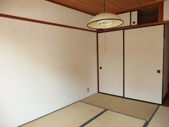 栄サンハイツの収納