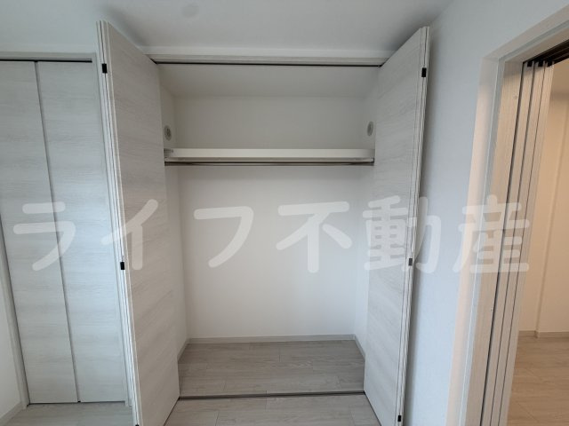 セレニティ小若江B棟の収納|大きなものも収納できそうです