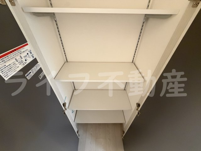 セレニティ小若江B棟の収納|便利な収納スペースです