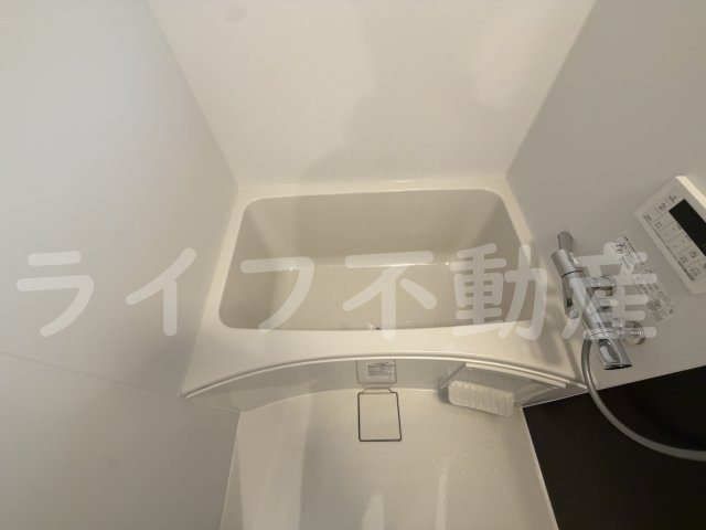 セレニティ小若江B棟の浴室|落ち着いた空間のお風呂です