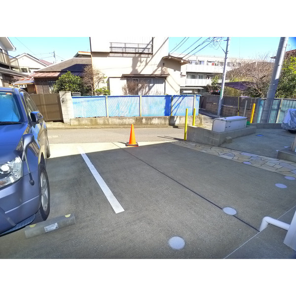 プリムローズの駐車場