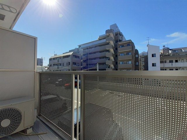 フローラ春日野のバルコニー