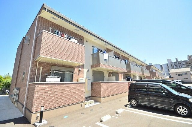 フローラ春日野の外観