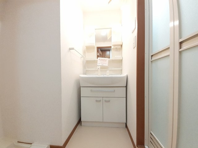 スカイシャトレ柚須の洗面所|シンプルで使いやすい洗面台です！