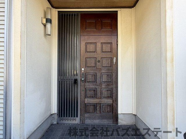 勝原区丁　中古一戸建ての玄関
