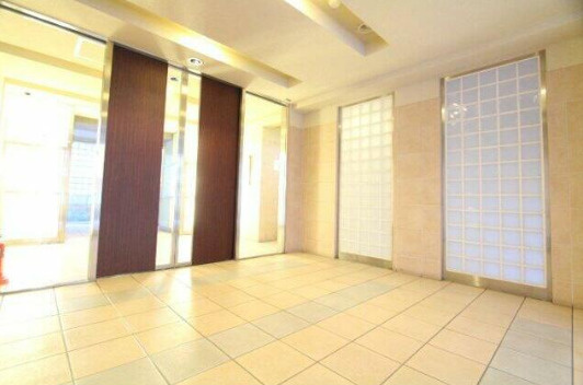 小金井市本町４丁目の賃貸マンションのロビー