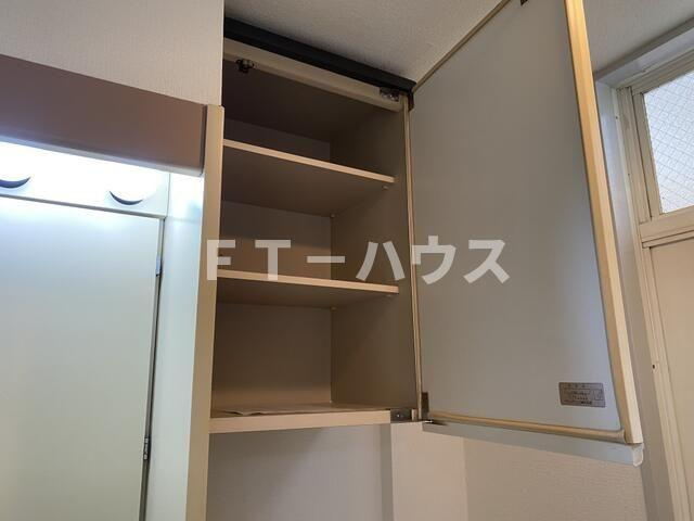 ローズガーデンタカエイ１１２番館　２０２の収納