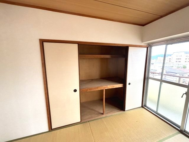 新栄プロパティー軽里の収納
