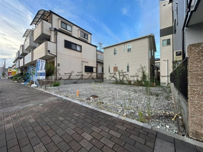【外観】 | 長田区松野通４丁目土地 | 〇南西向きの整形地♪現状更地です♪
〇前面道路広々幅員約13.0ｍ♪
