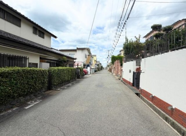 西舞子８丁目　土地の前面道路含む現地写真