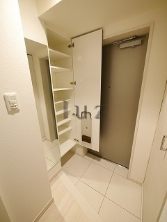 ガーラプレシャス横濱関内の玄関