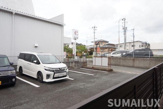 熊本市東区花立６丁目のアパートの駐車場