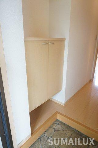 熊本市東区花立６丁目のアパートの玄関