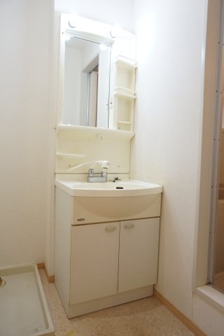 熊本市東区花立６丁目のアパートの独立洗面台