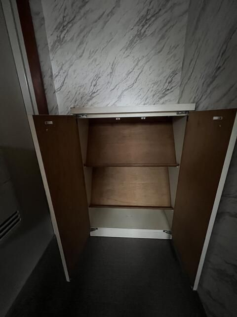 メゾン稲荷木の玄関