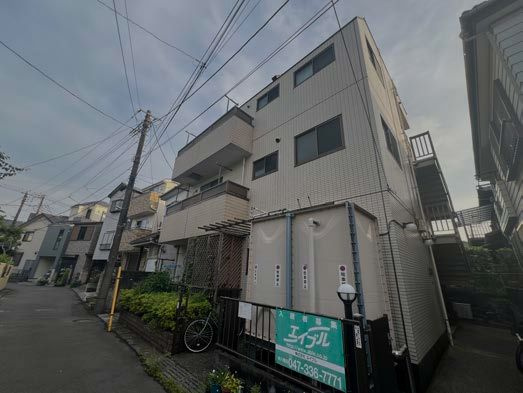 メゾン稲荷木の外観