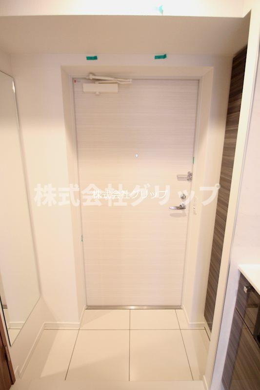 ガーラ・クレスタ横濱関内の玄関