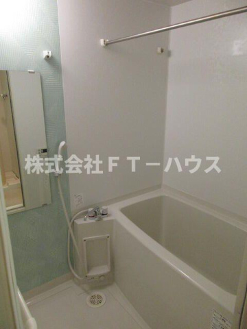 Ｓ－ＦＯＲＴ船橋塚田の浴室