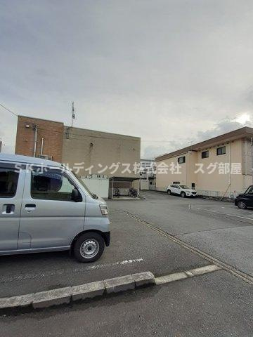 セントラル　シャドウの駐車場