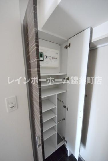 フェルクルールプレスト青戸の玄関