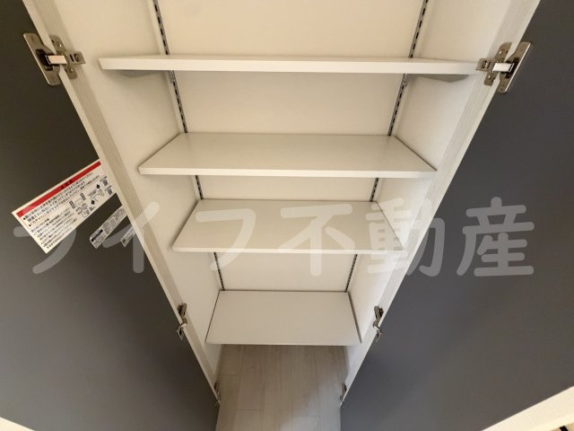 セレニティ小若江B棟の収納|たっぷりとした収納スペースです