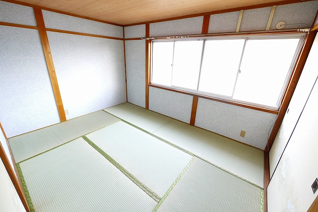 小林裕昌貸家の和室