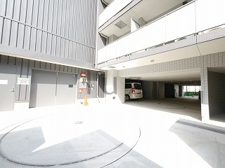 ガーラ横濱関内グランドステージの駐車場