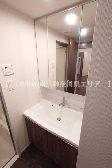 【洗面所】スプランディッド新横浜 