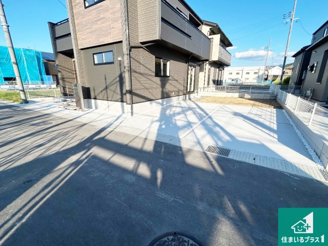31(土)1(日)3(祝)現地説明会！◆泉佐野市日根野　新築一戸建ての駐車場|２台分の駐車スペース有り！急な来客でも安心です！