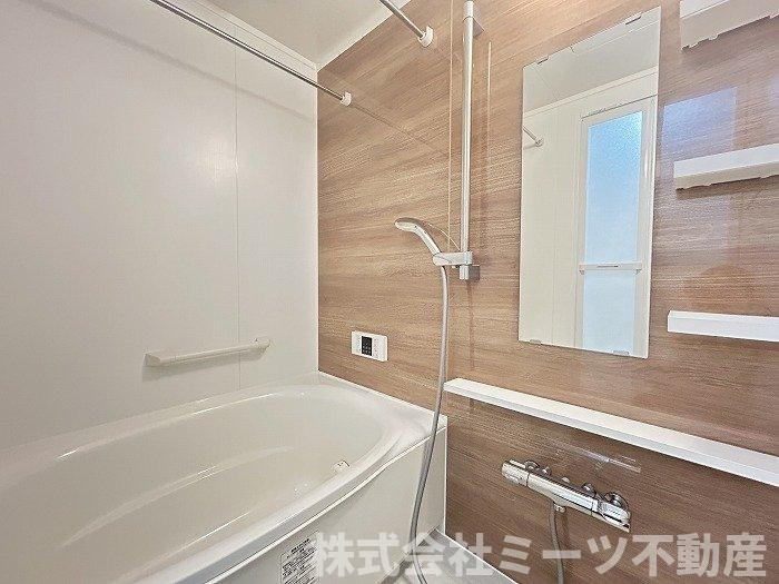 サンメゾン若江岩田◆再生マンションの浴室