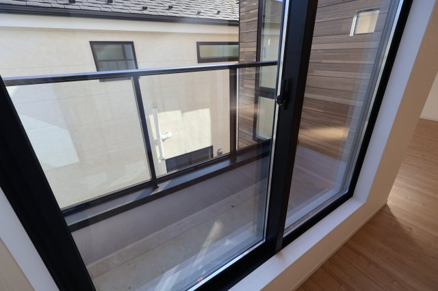 《仲介手数料無料》三鷹市井口５丁目2-27新築一戸建て‎KEIAI Graceのバルコニー