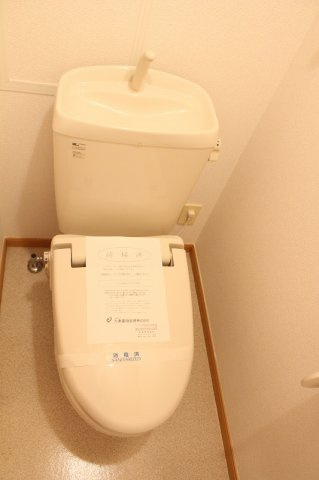 オ・ソレイユＢのトイレ|ゆったりとした空間のトイレです