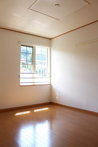 オ・ソレイユＢの内装|中はこのようになっています