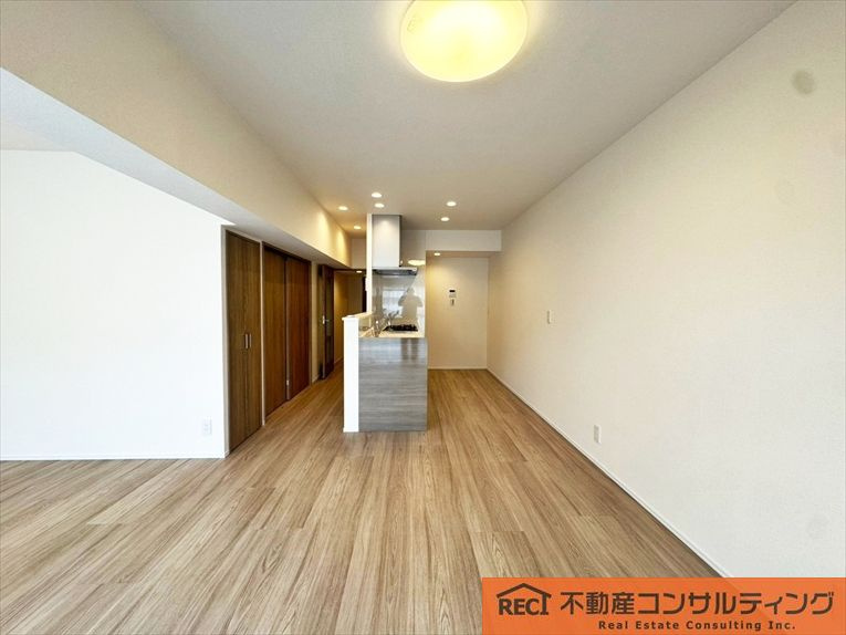 夙川ビューハイツA棟の洋室
