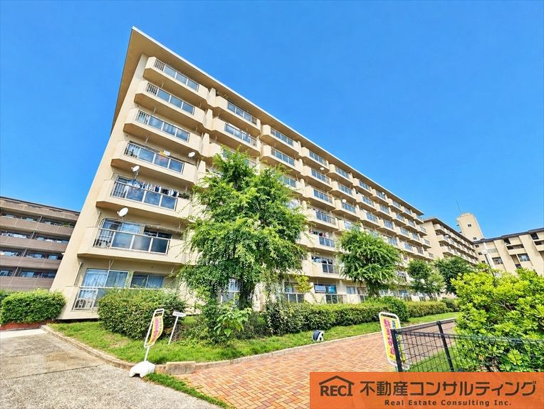 夙川ビューハイツA棟の外観