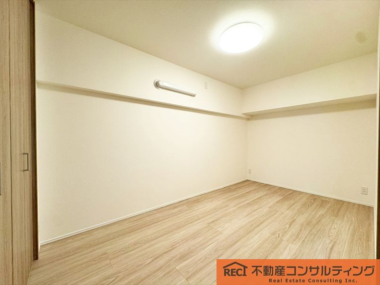夙川ビューハイツA棟の洋室