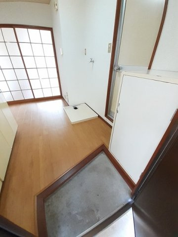 シティハイツ西本ＹＳの玄関|収納もある玄関です