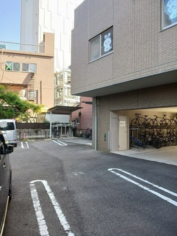 カーサ・フィオーレ中広通りの駐車場|カースペースがあります