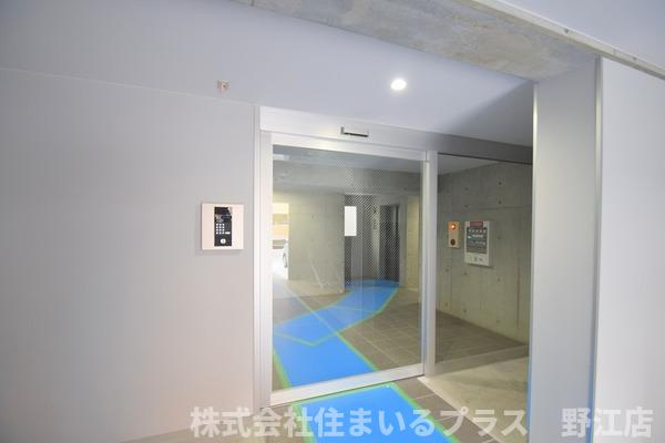 イデアル城東のエントランス