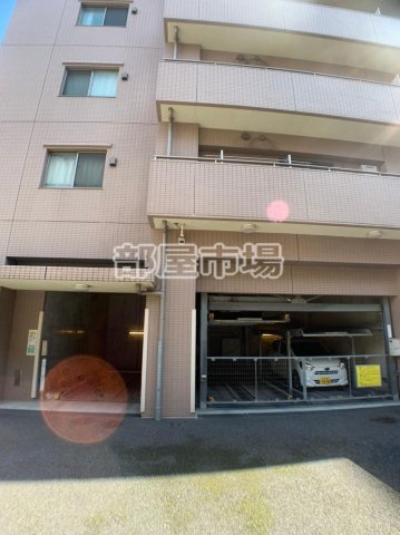 パークキューブ上野の駐車場