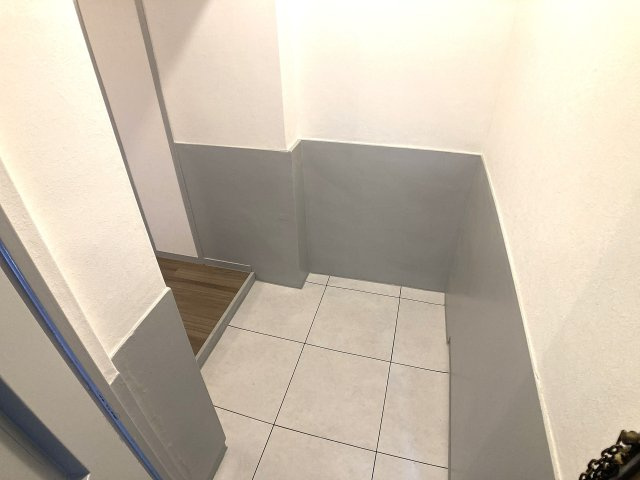 五位ノ池南ビル1号棟の玄関|玄関あけても室内は見えない設計です