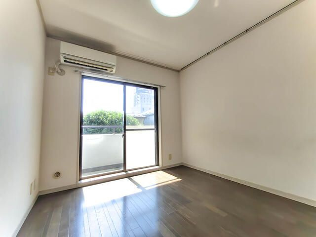エルヴィーナ三軒茶屋の居間・リビング