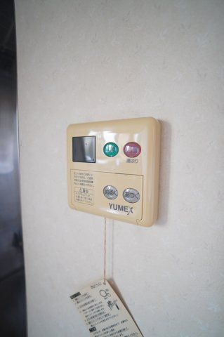 【設備】 | かえるコーポ | 給湯スイッチ※同タイプのお写真です。