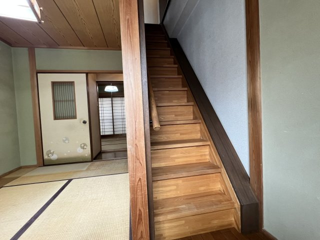 淀川区塚本６丁目　中古戸建のその他|３階への階段です